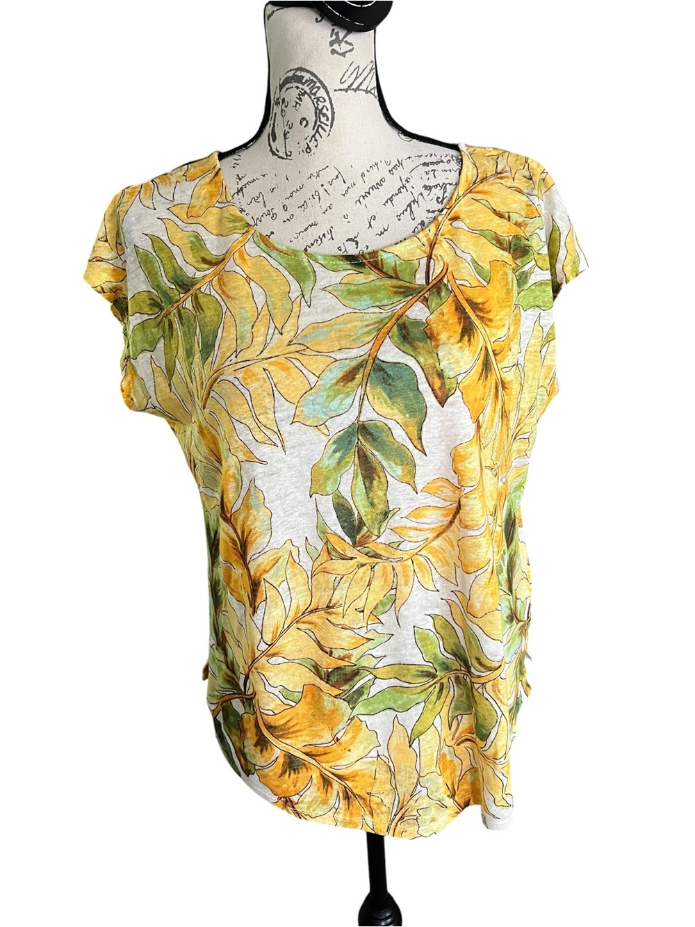 Tahari linen Yellow Leaf Print Short Sleeve Women's Top Medium M New